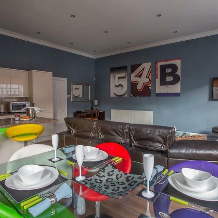 Most Central Luxury Apartment - Sleeps 4 & Free Parking! Chester Exteriör bild