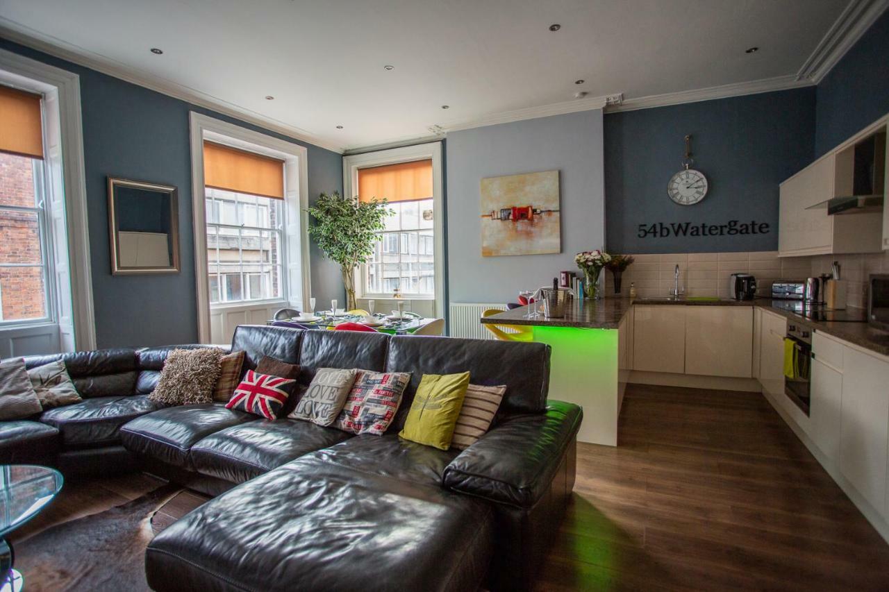 Most Central Luxury Apartment - Sleeps 4 & Free Parking! Chester Exteriör bild