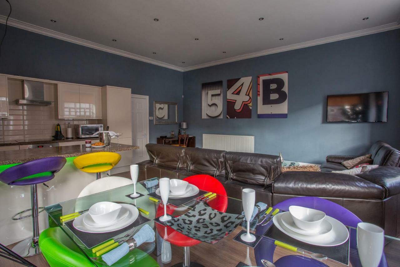 Most Central Luxury Apartment - Sleeps 4 & Free Parking! Chester Exteriör bild