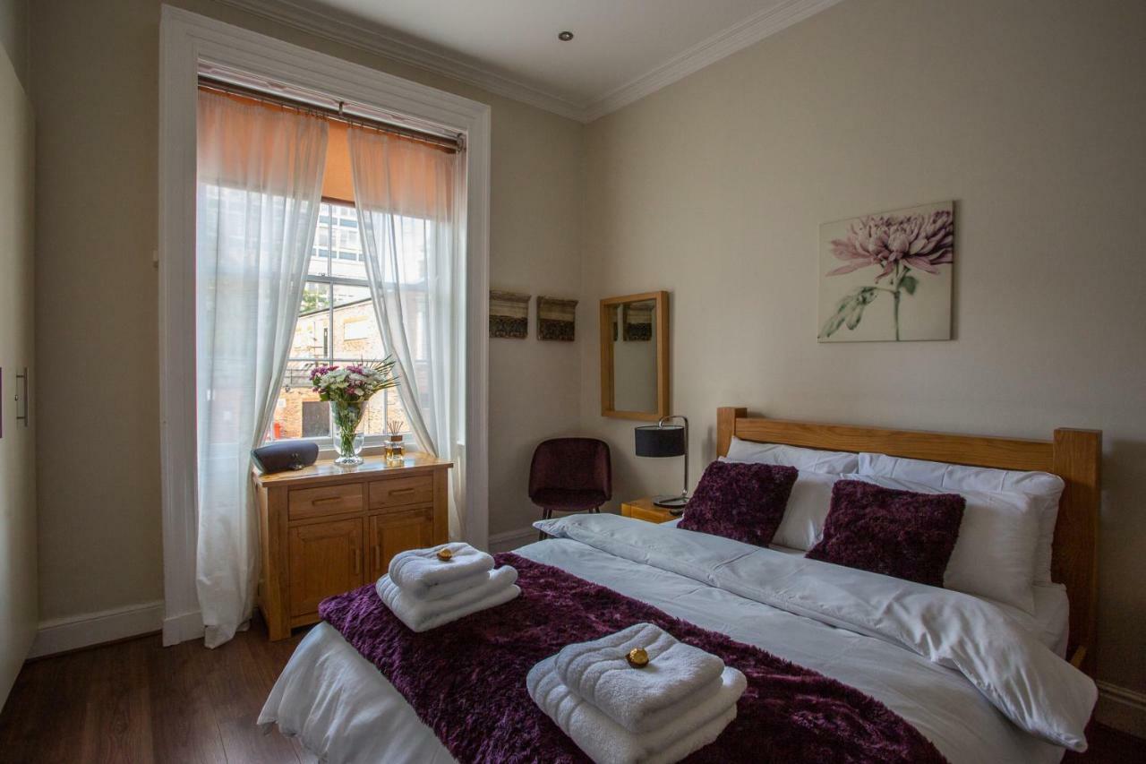 Most Central Luxury Apartment - Sleeps 4 & Free Parking! Chester Exteriör bild