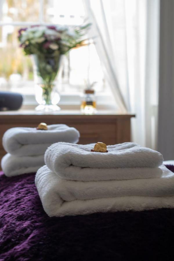Most Central Luxury Apartment - Sleeps 4 & Free Parking! Chester Exteriör bild