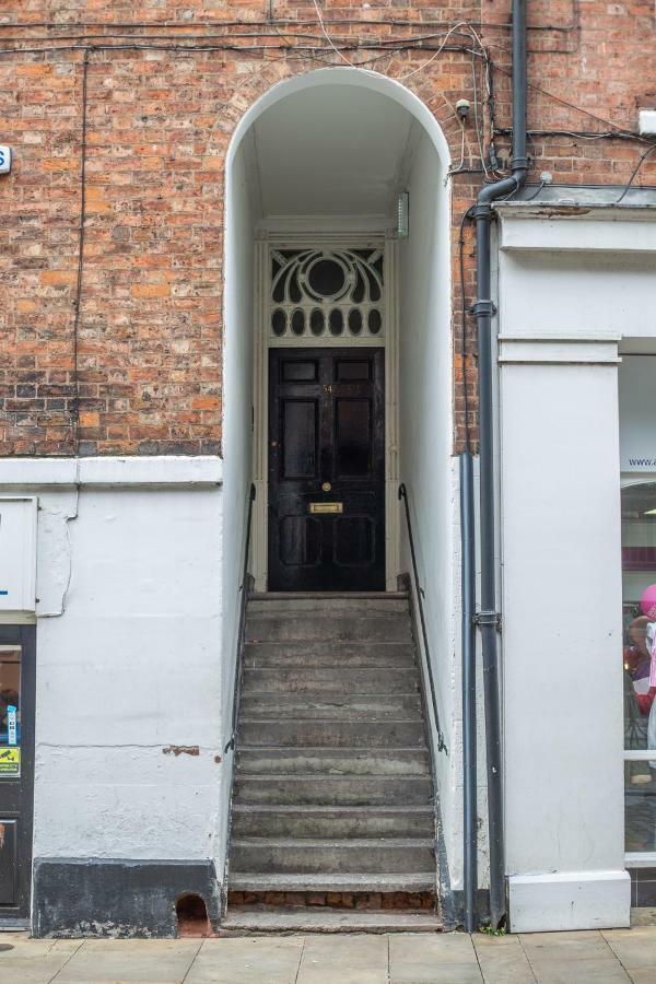 Most Central Luxury Apartment - Sleeps 4 & Free Parking! Chester Exteriör bild
