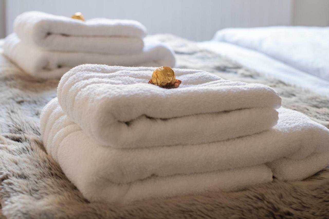 Most Central Luxury Apartment - Sleeps 4 & Free Parking! Chester Exteriör bild
